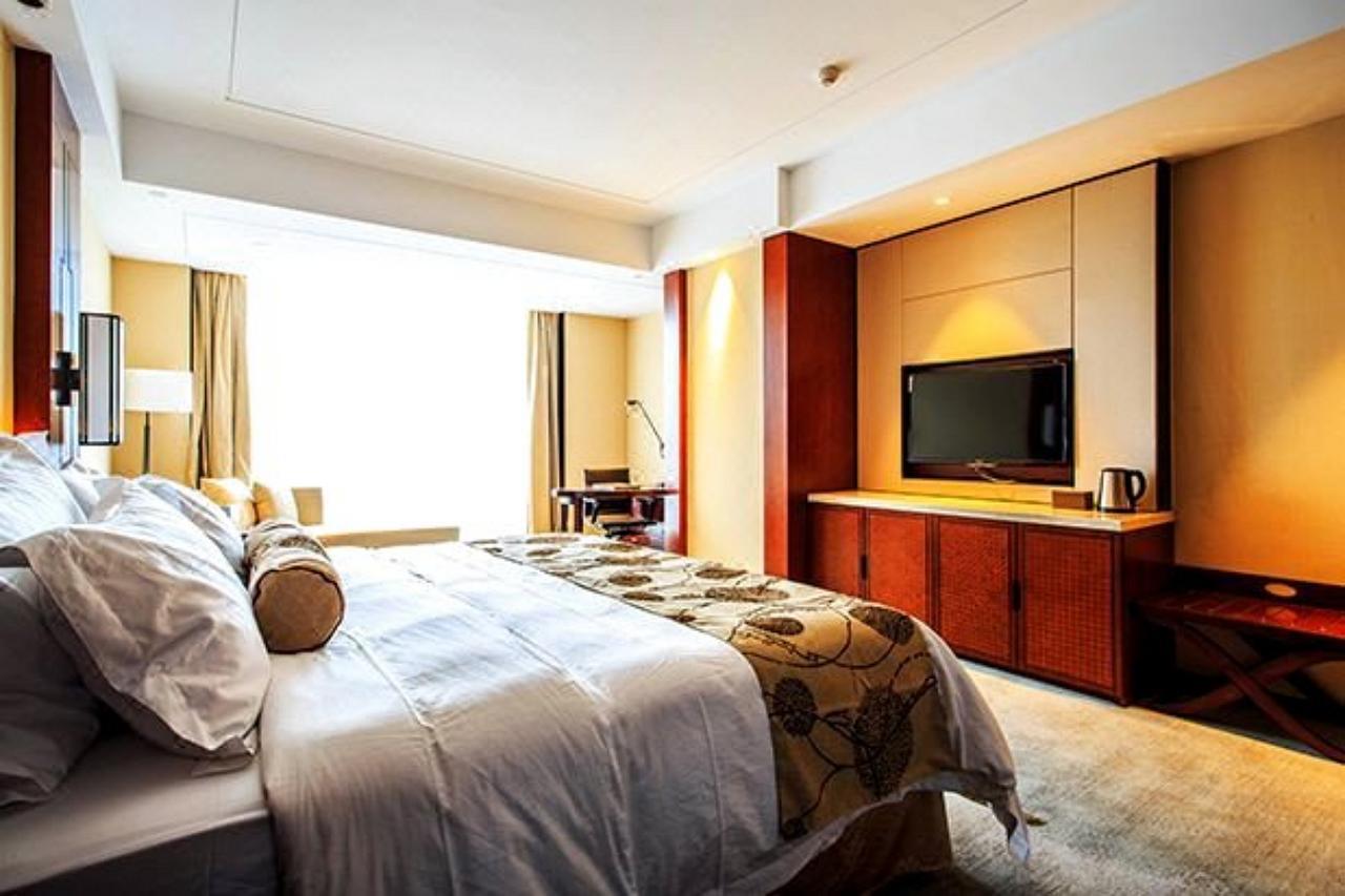 Ramada Jiaxing Hotel Exterior foto