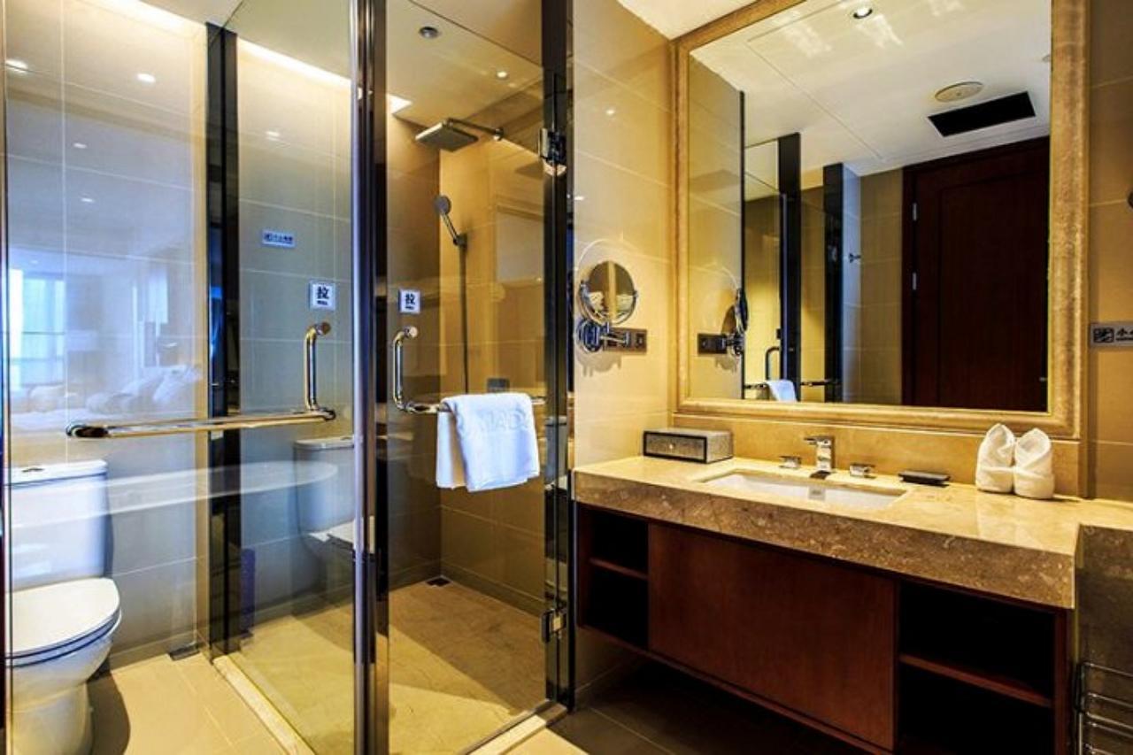 Ramada Jiaxing Hotel Exterior foto
