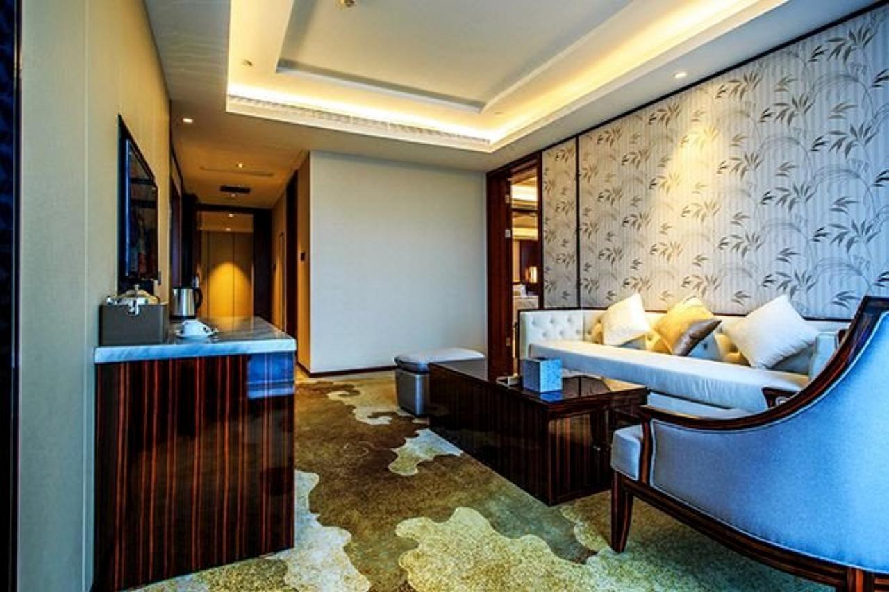 Ramada Jiaxing Hotel Exterior foto